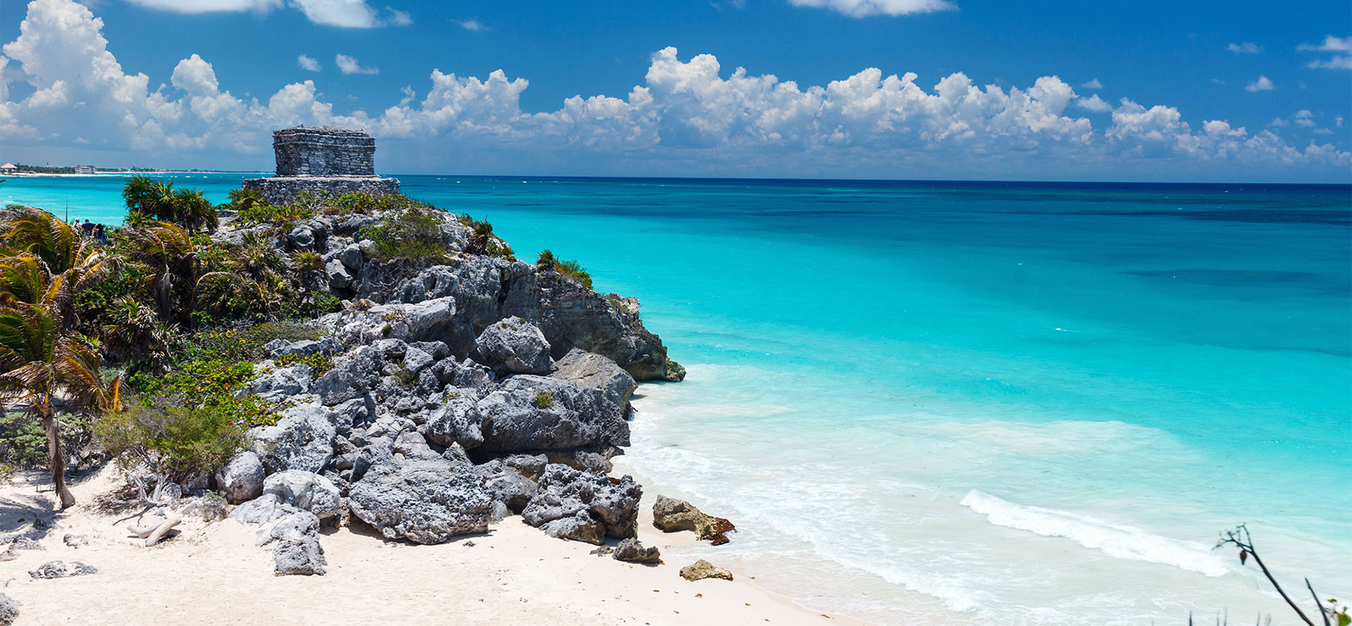 Riviera maya vs cancun landscape.