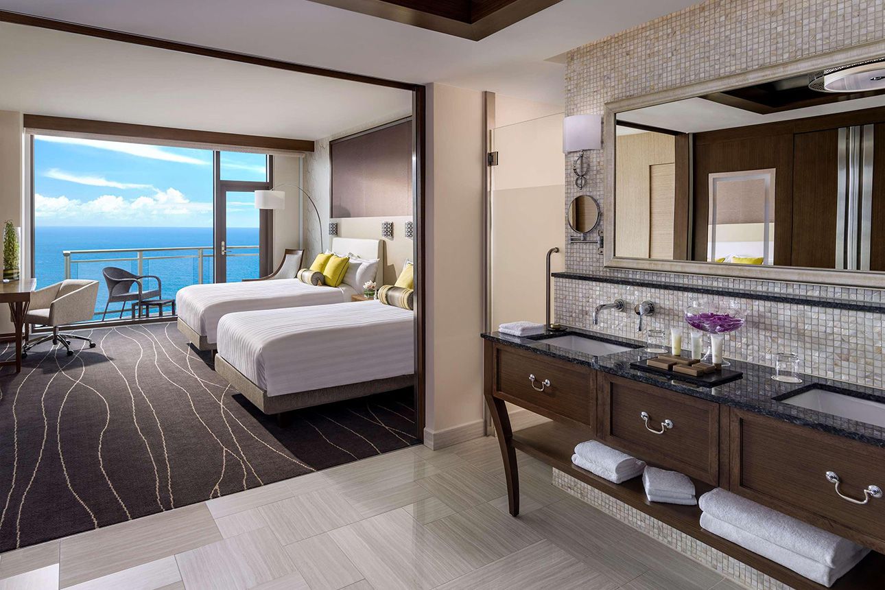 Deluxe Oceanfront - bedroom.