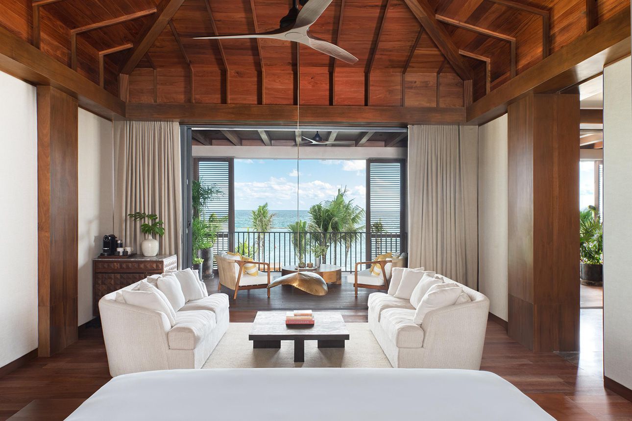 Beachfront Villas - living room.