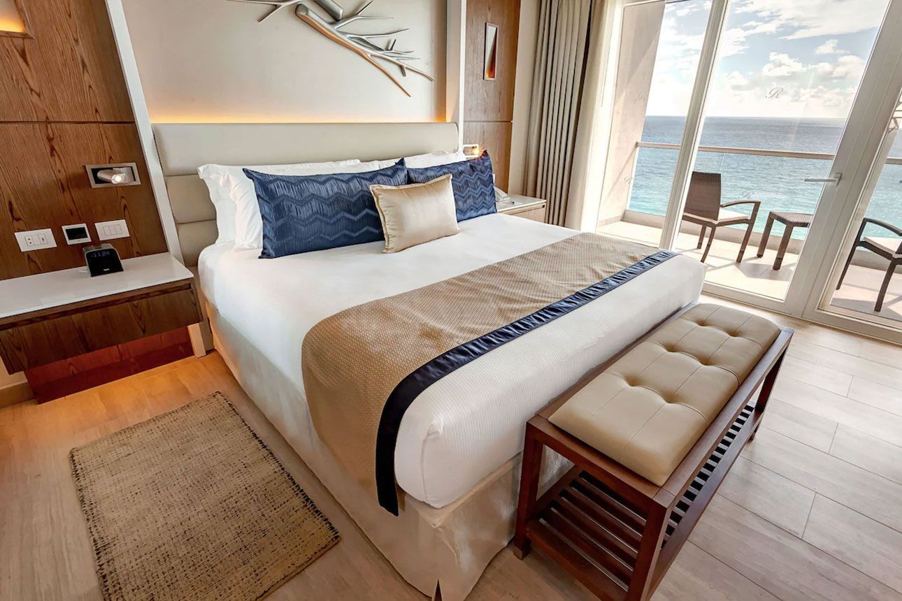 Luxury Oceanfront-bedroom..