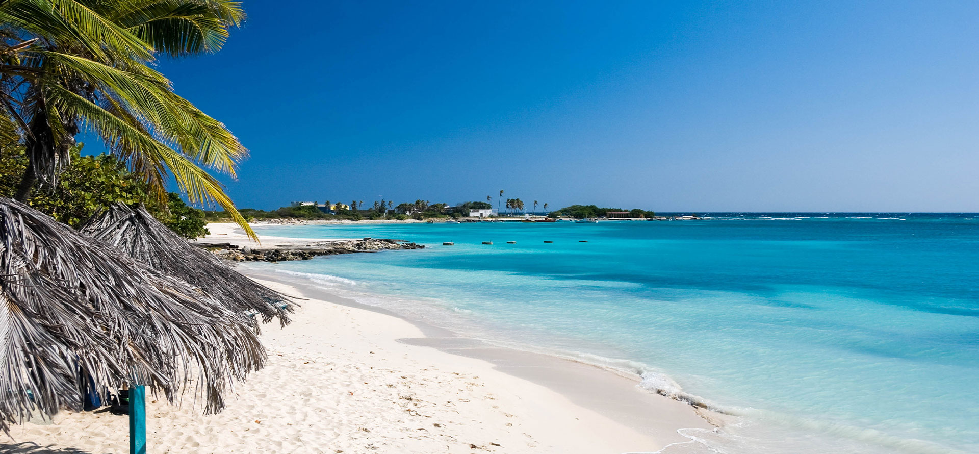 Aruba vs cancun beach.