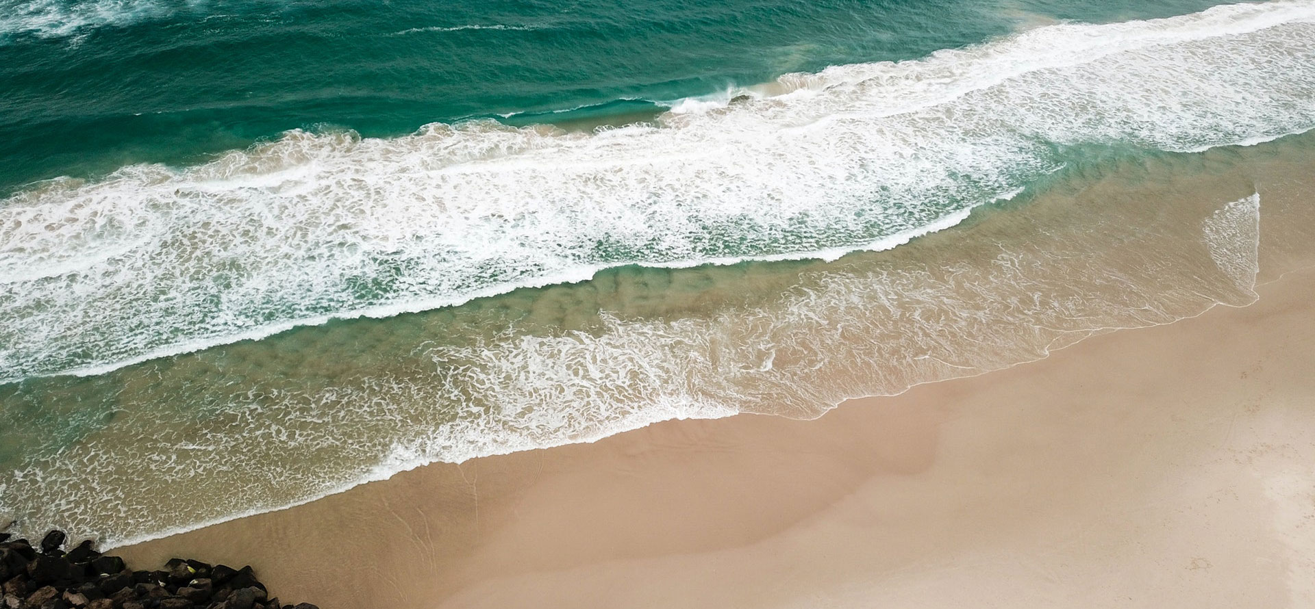 Beautiful beach in Cabo at the best time to vist.