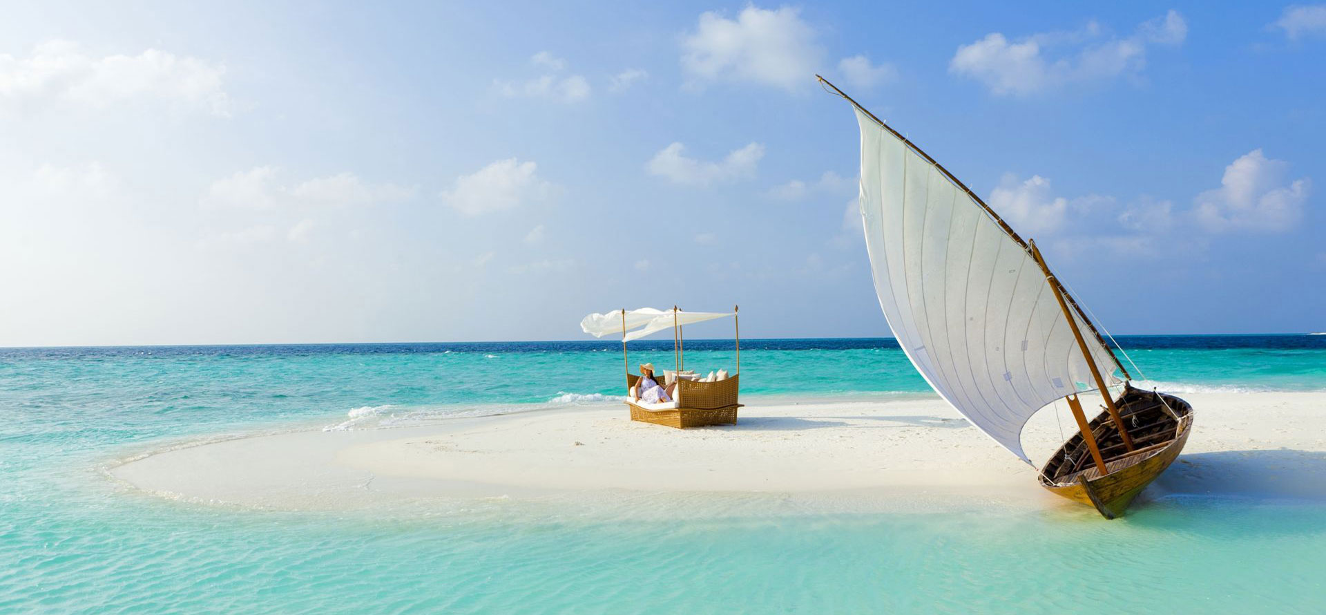 Bora bora vs fiji yacht at the beach.