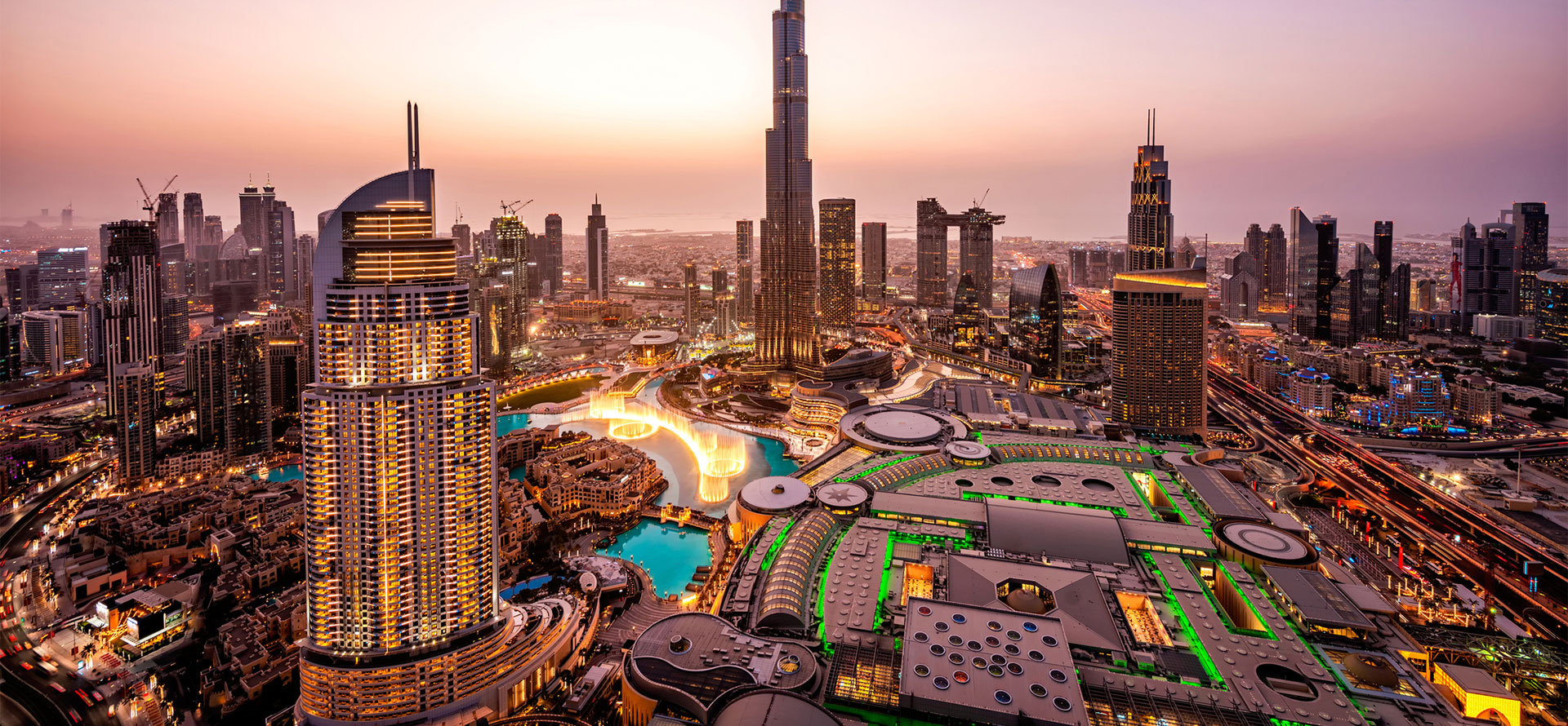 Dubai honeymoon resorts landscape.