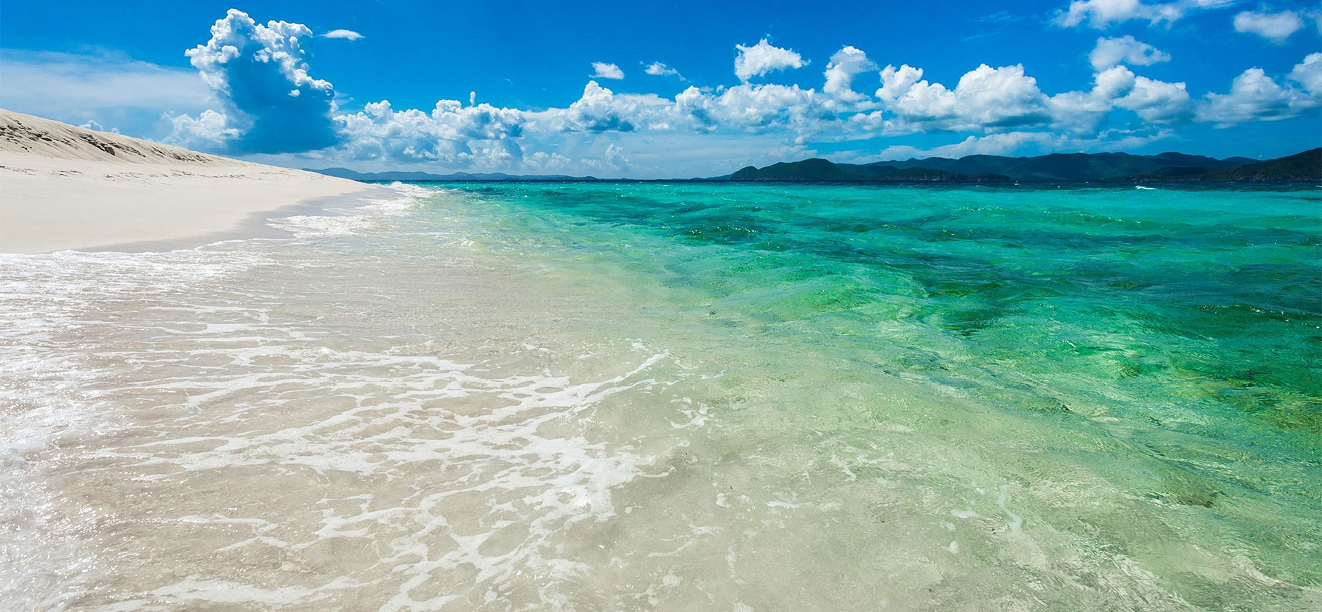 Cozumel vs playa del carmen beach.