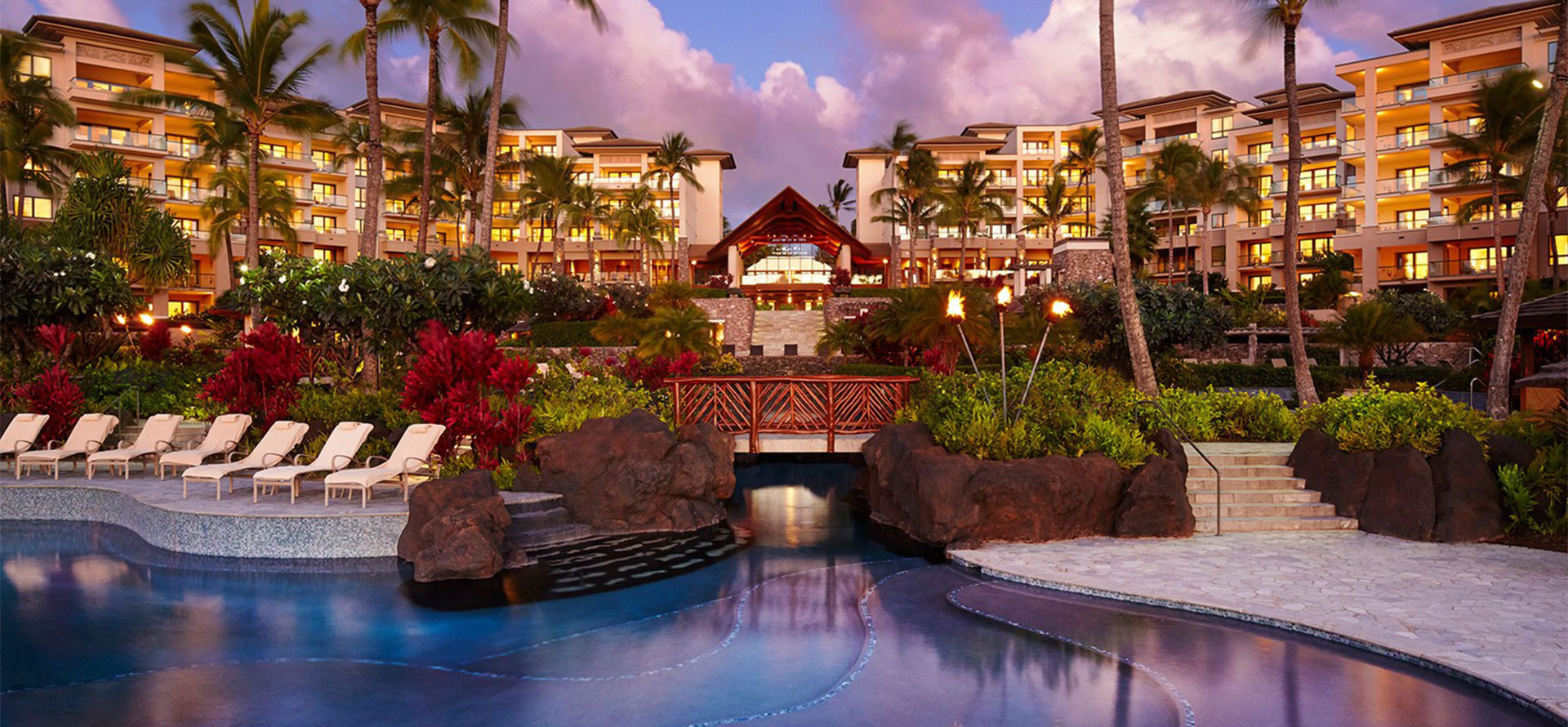 Luxury hotel in hawaii sunset.