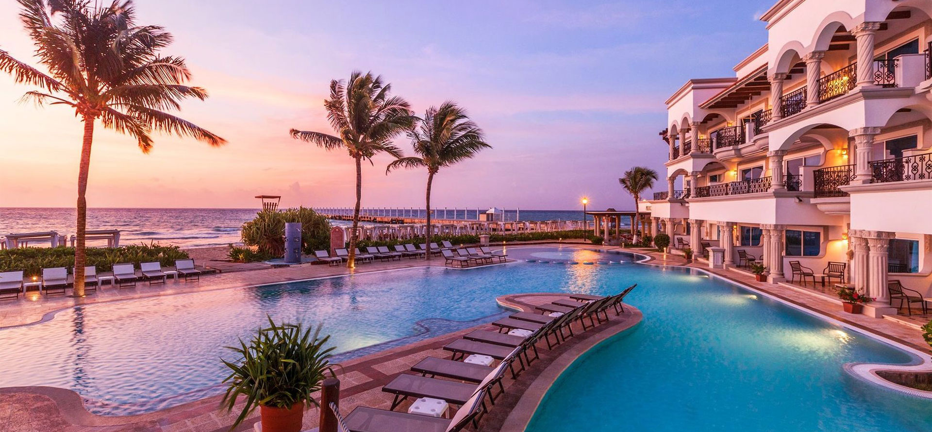 Outdoor pool in Playa del Carmen.