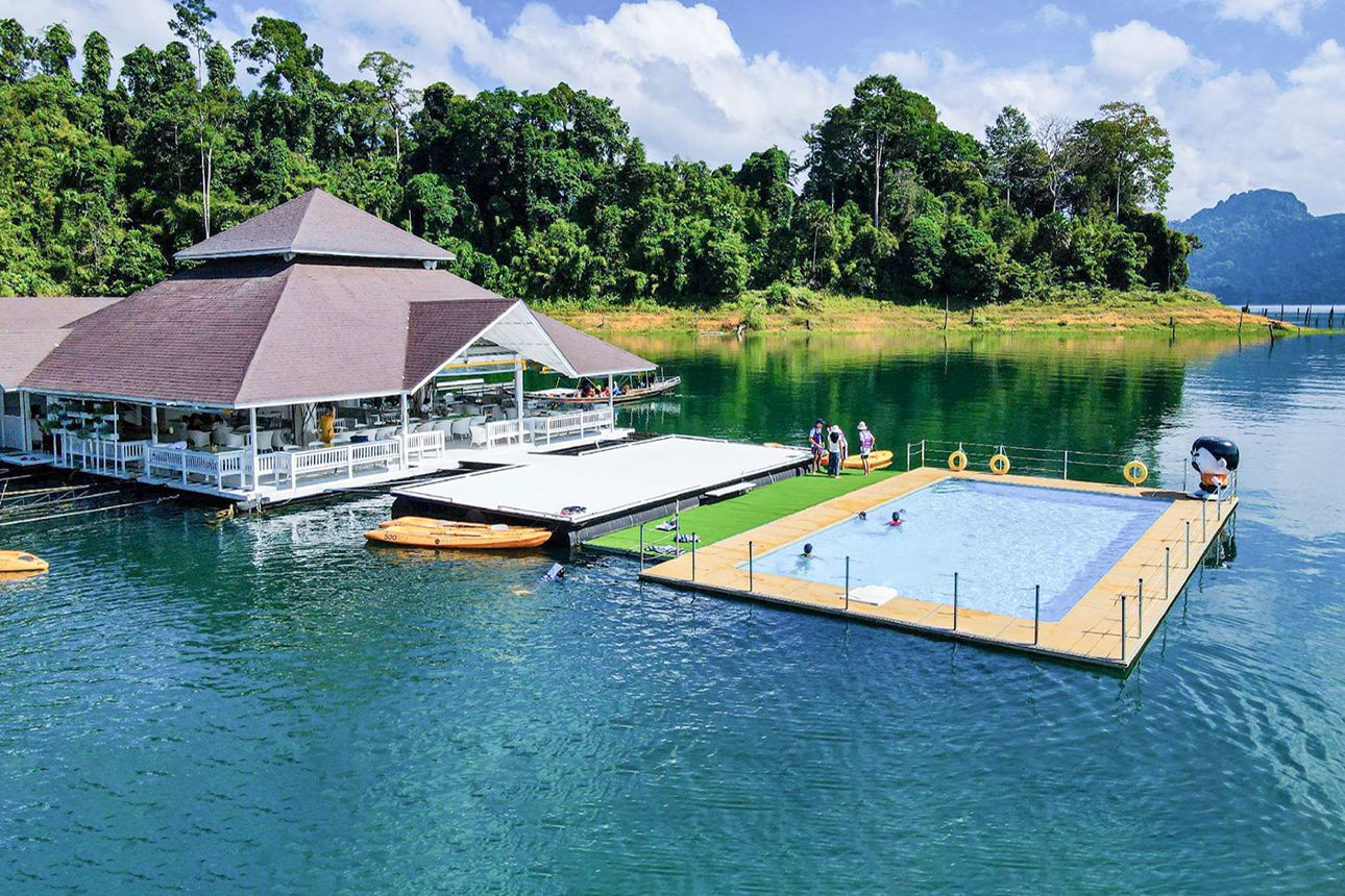 500 Rai Khao Sok Floating Resort lake.