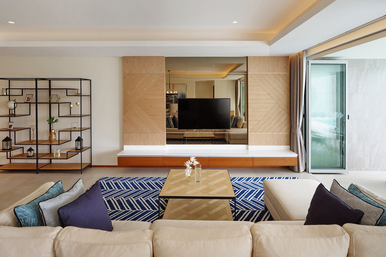  Two-Bedroom Pool Suite Beach View - living room and TV.