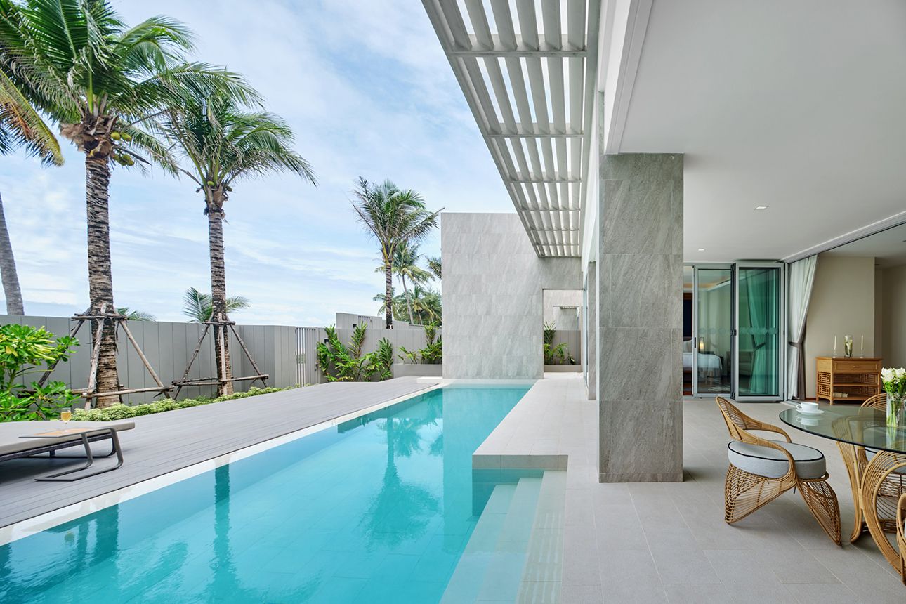  Two-Bedroom Pool Suite Beach View - pool.