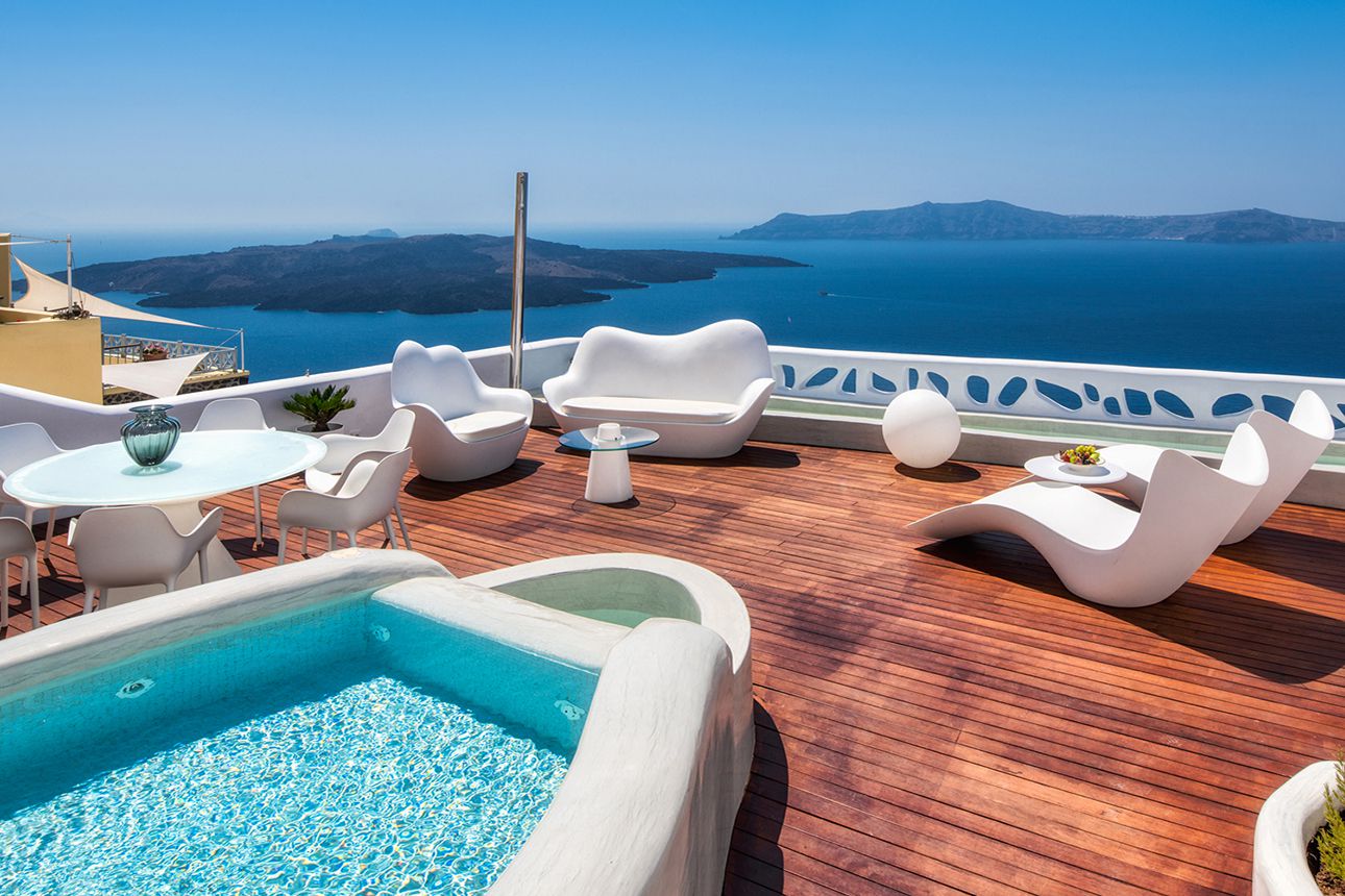 Athina Luxury Suites pool.