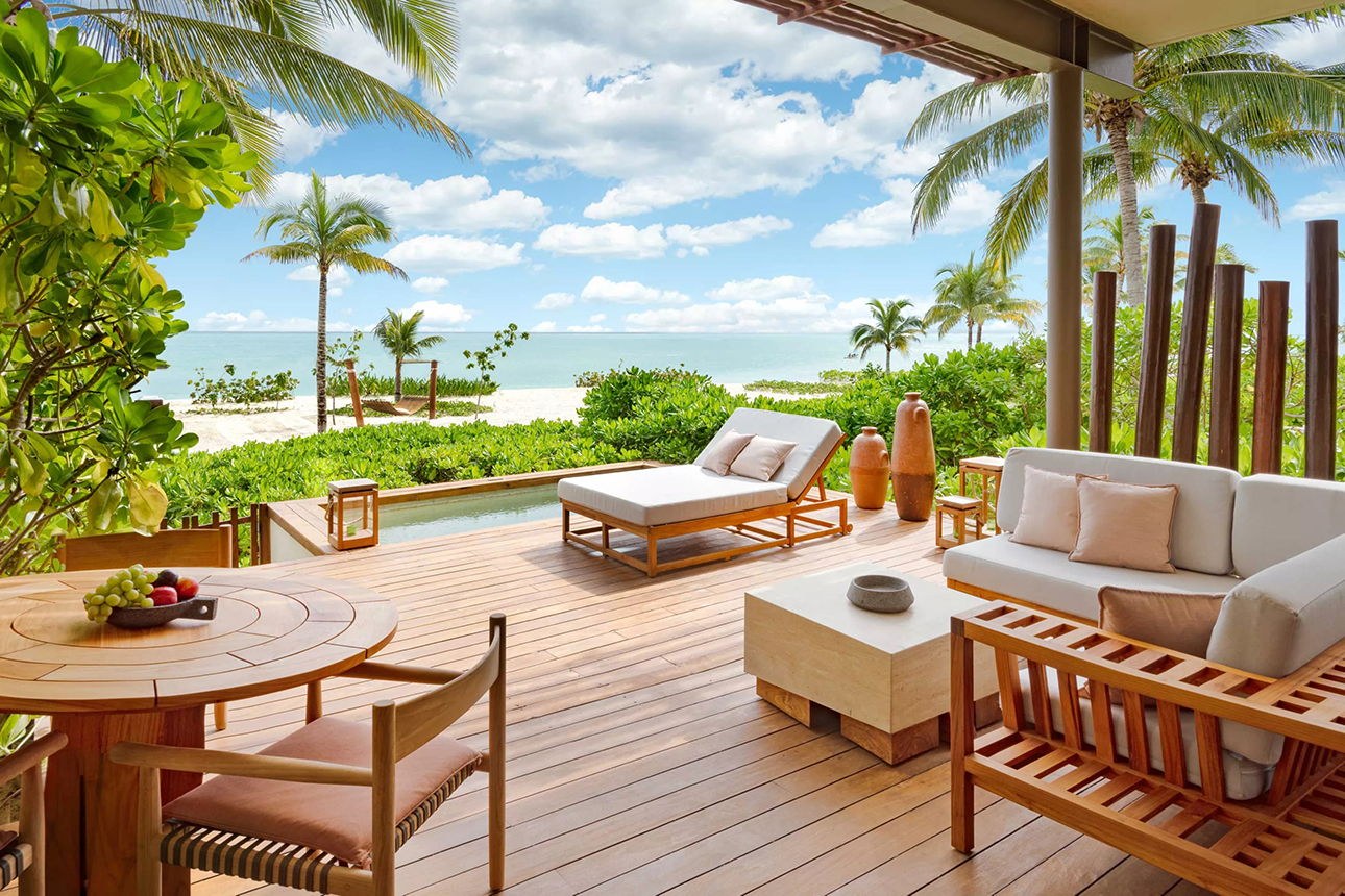 Beachfront Suite - terrace.