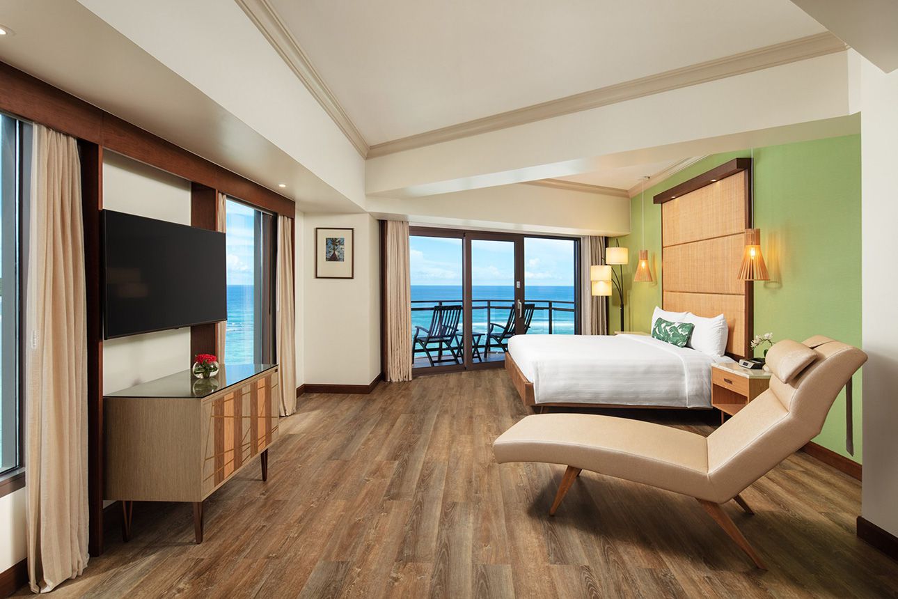 Club Oceanfront Suite - bedroom.