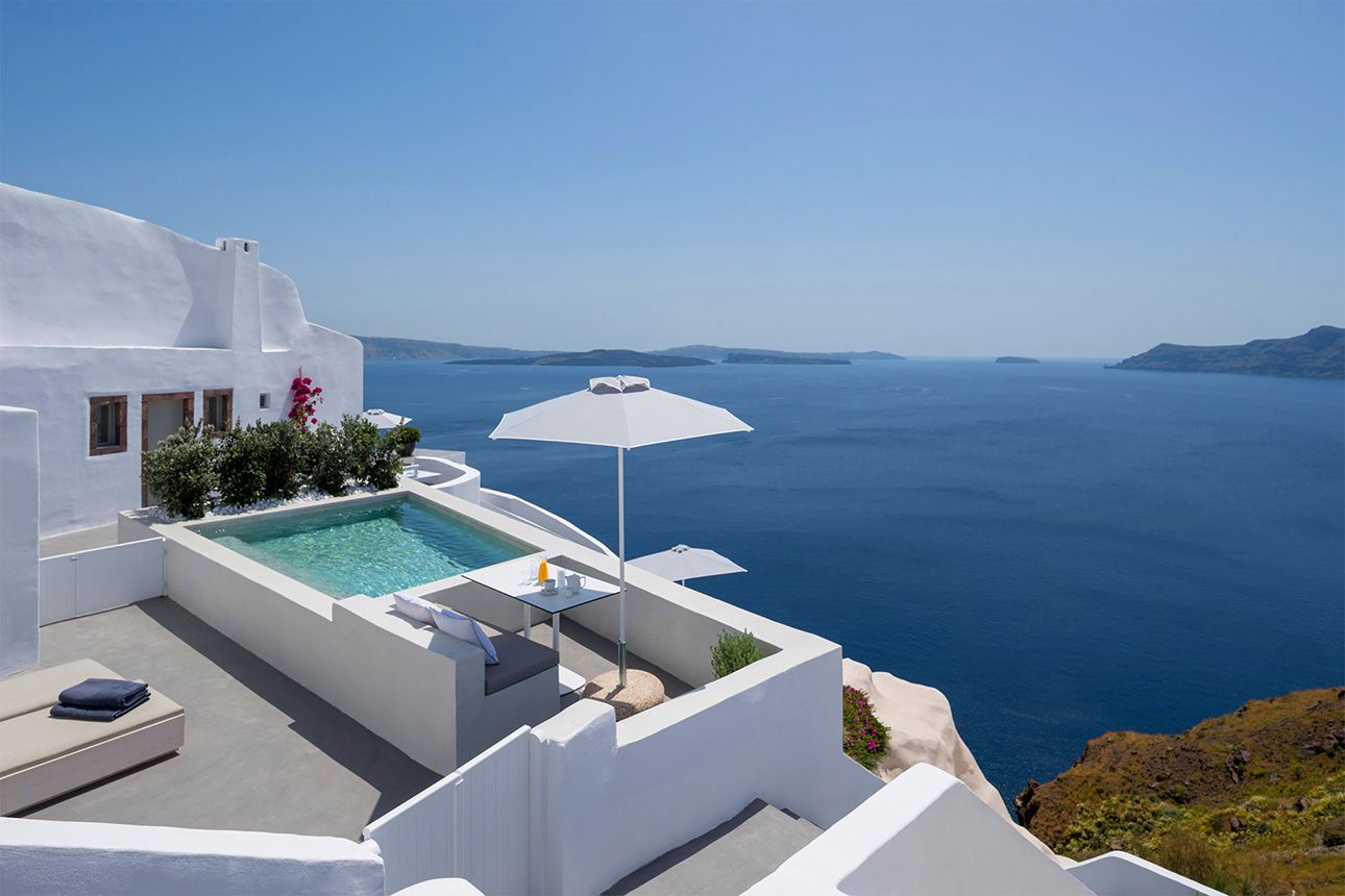  Premium Suite - pool with ocean view.
