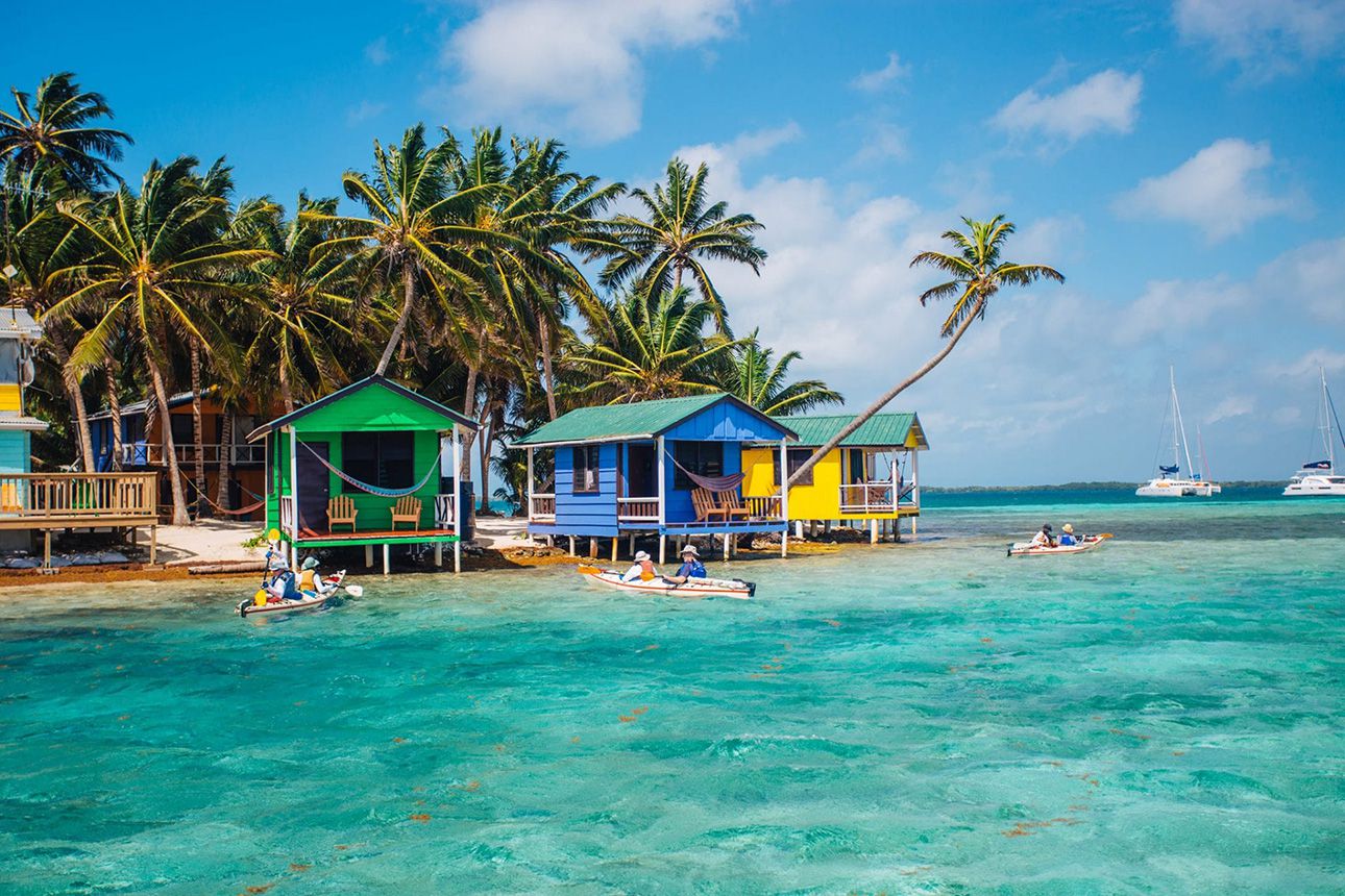 Tobacco Caye Paradise Resort sea.