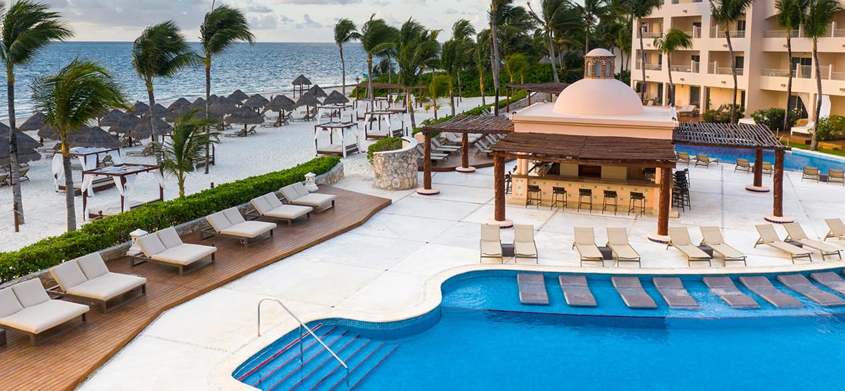 Riviera Maya All-Inclusive Resorts pool.