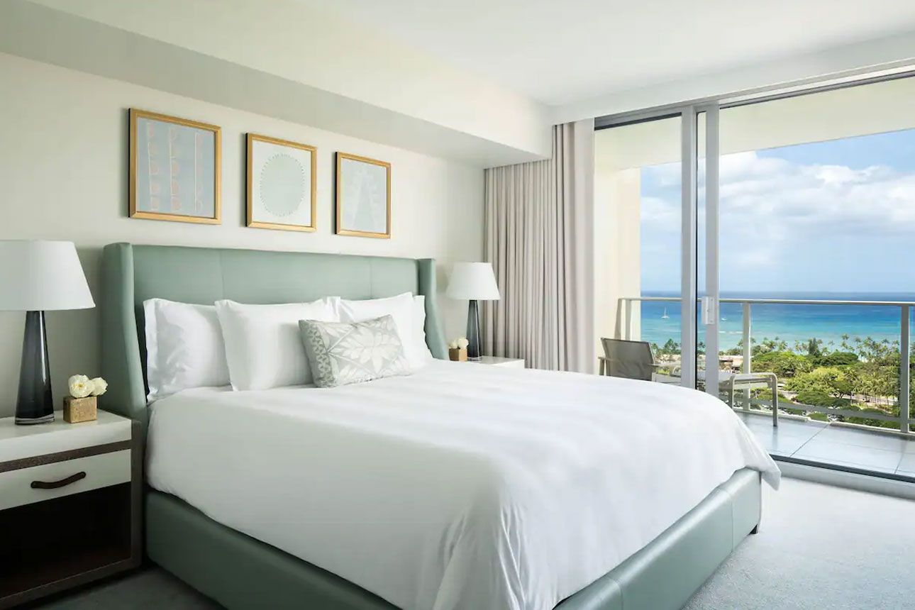Grand Suite, 1 King Bed, Non Smoking, Ocean View-bedroom 2..