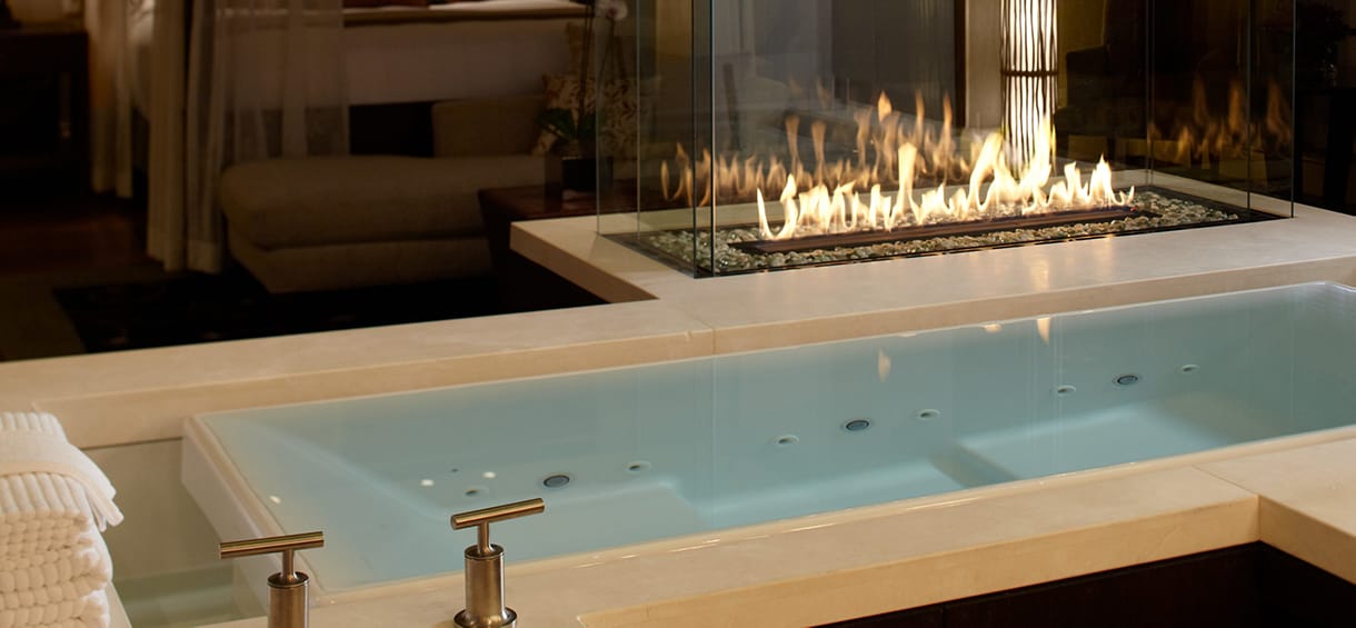 Chicago Hotels with Jacuzzi in Room.
