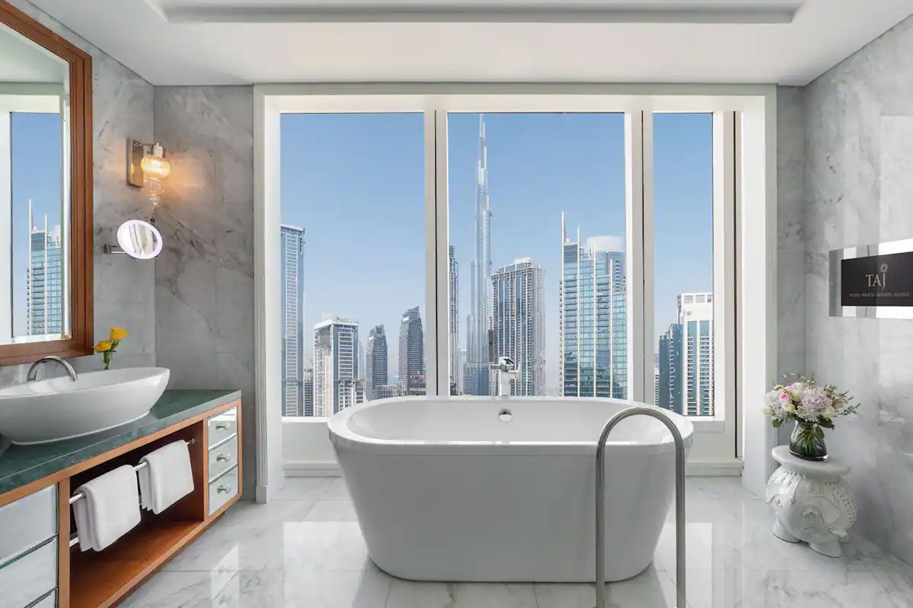 Luxury Suite (Grand, Burj View)-bathroom.
