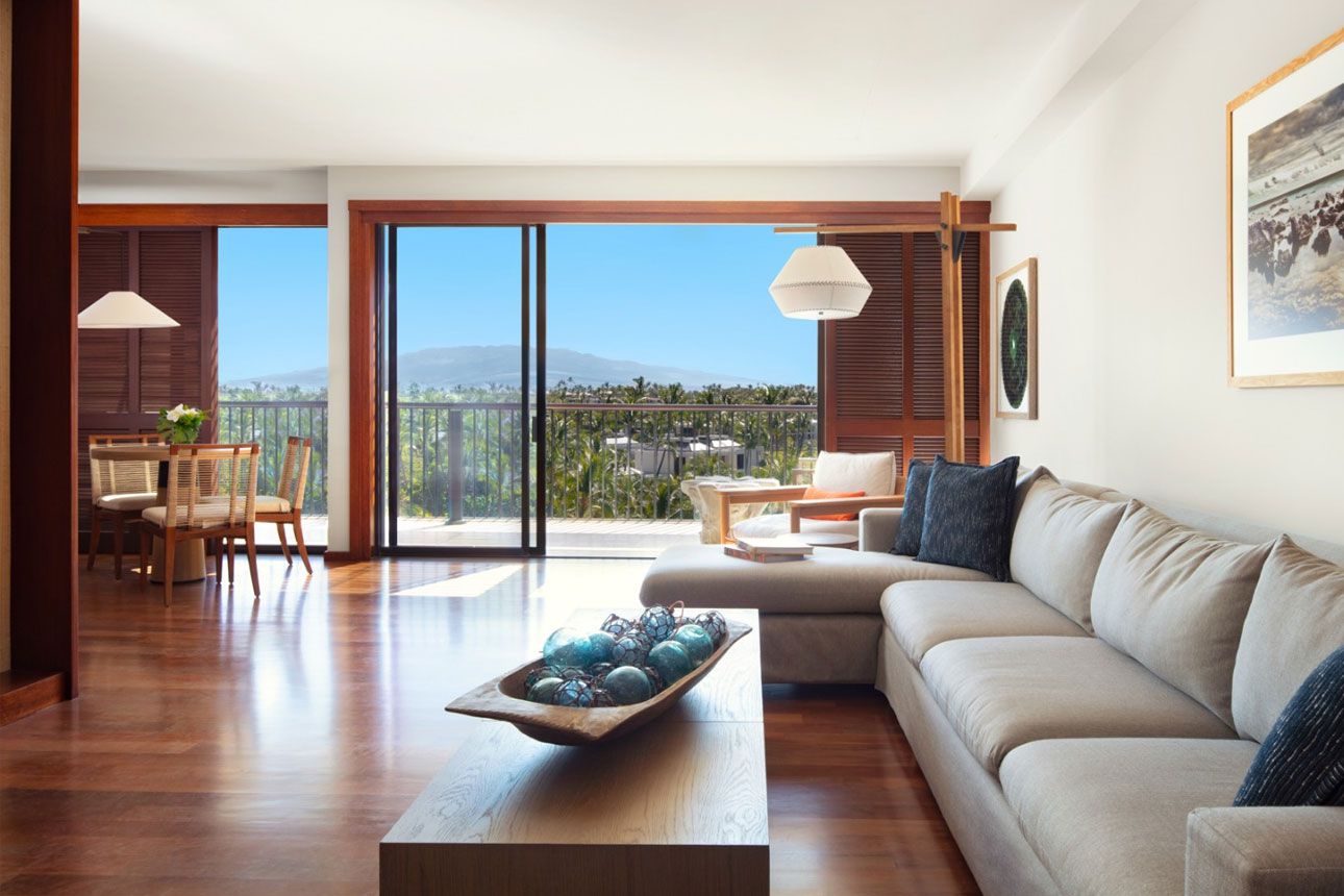 Ocean View Deluxe Suite-living room.