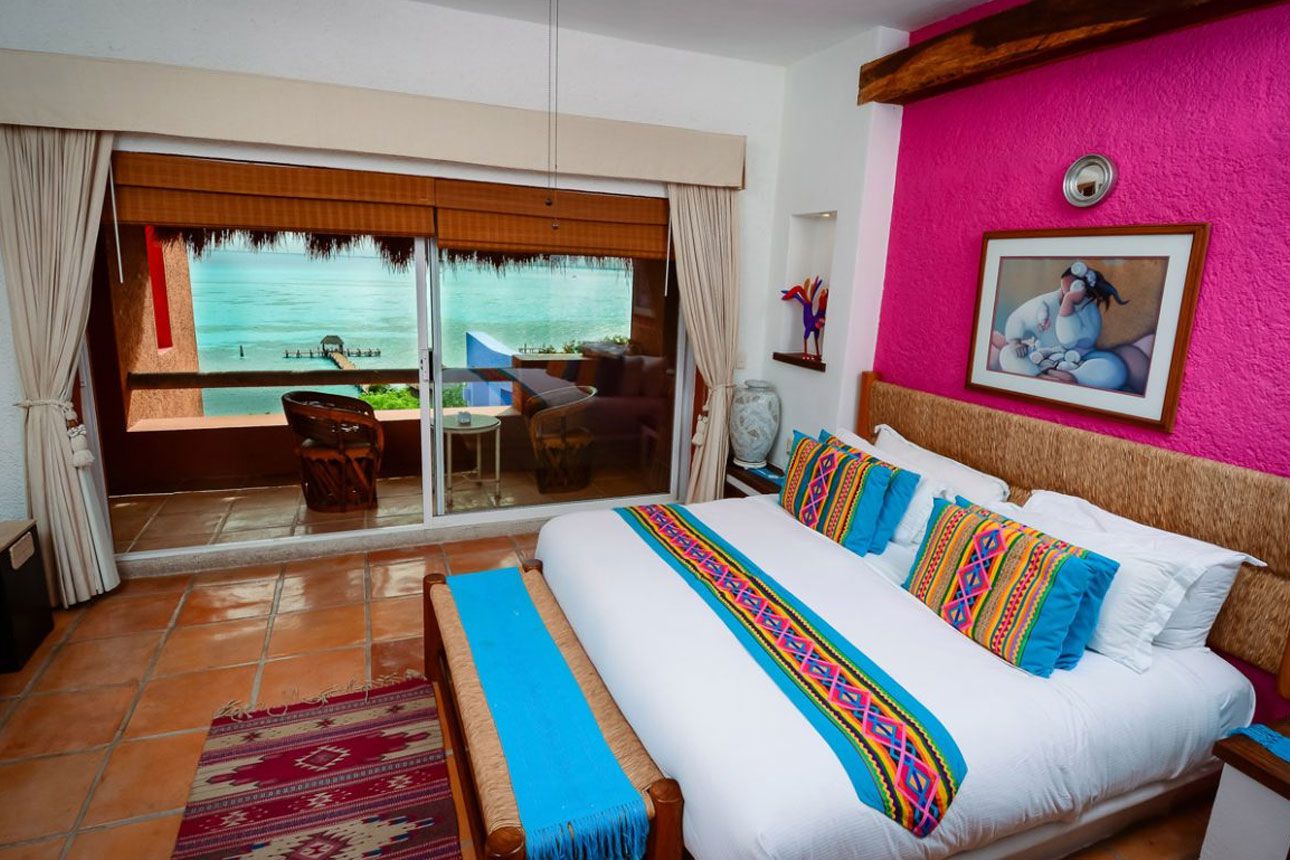 Ocean View King Suite-bedroom.