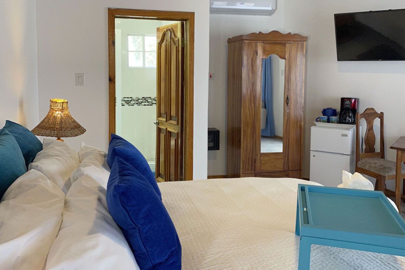 Ocean View Suite With Patio-bedroom.