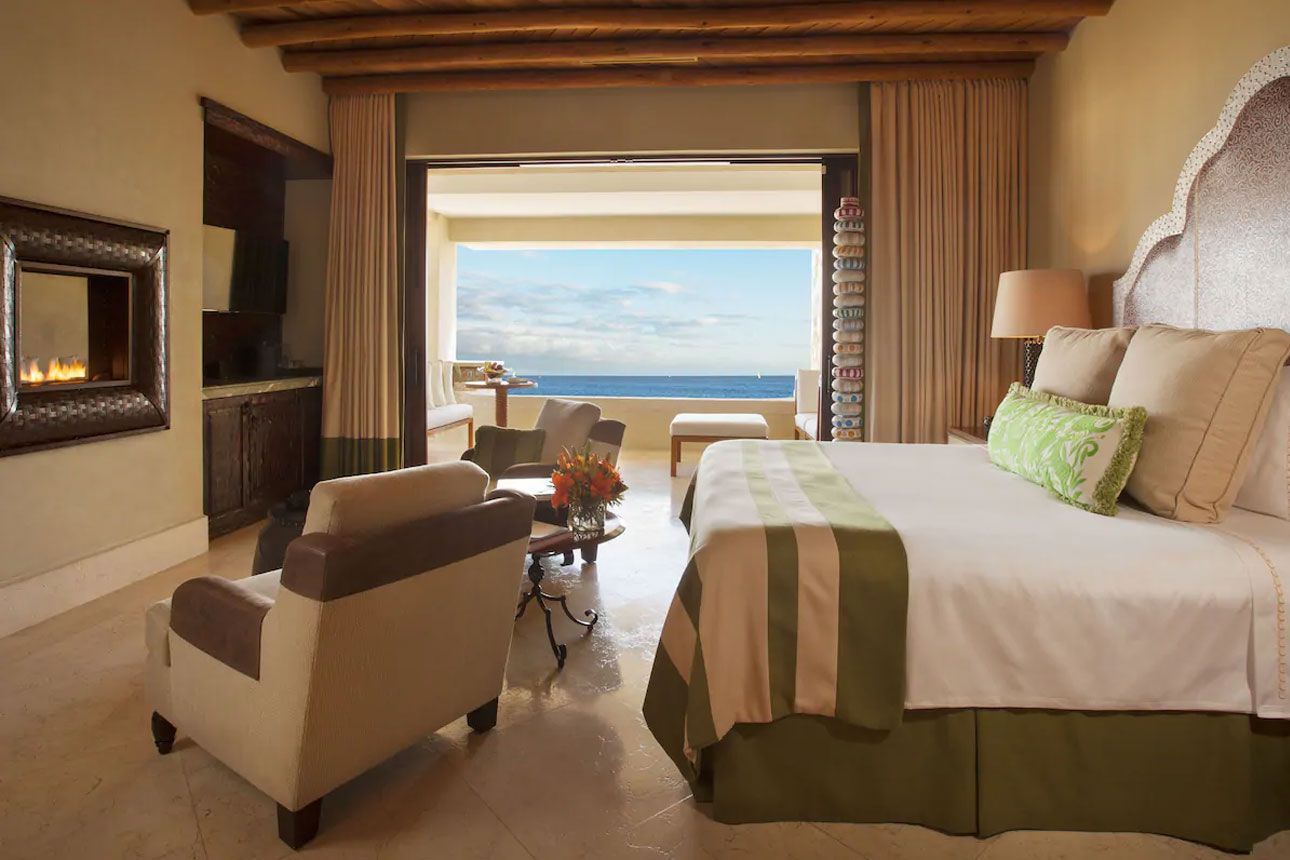 Ocean View Suite with Plunge Pool-bedroom.
