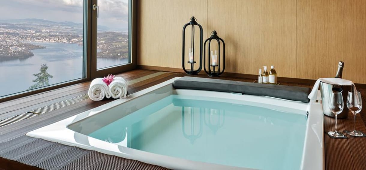 Ohio Hotels with Jacuzzi in Room.