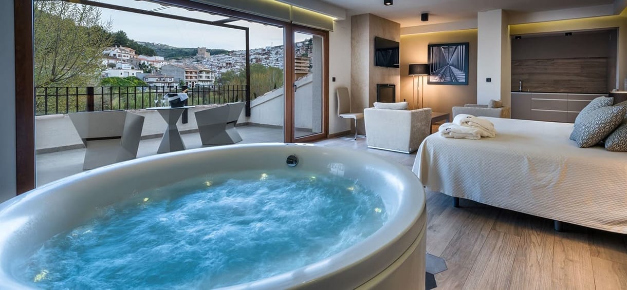 PA Hotels with Jacuzzi in Room.