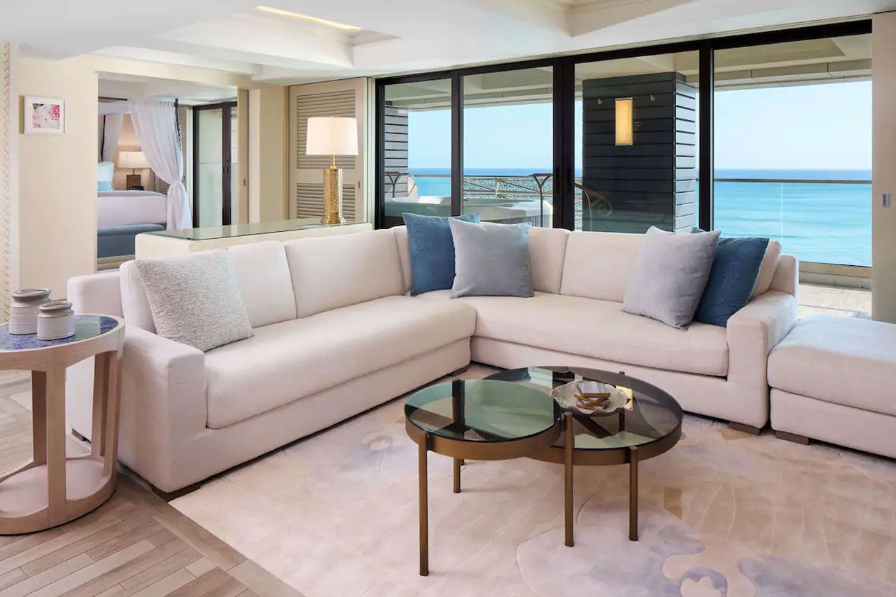 Penthouse Diamond Suite-sofa..