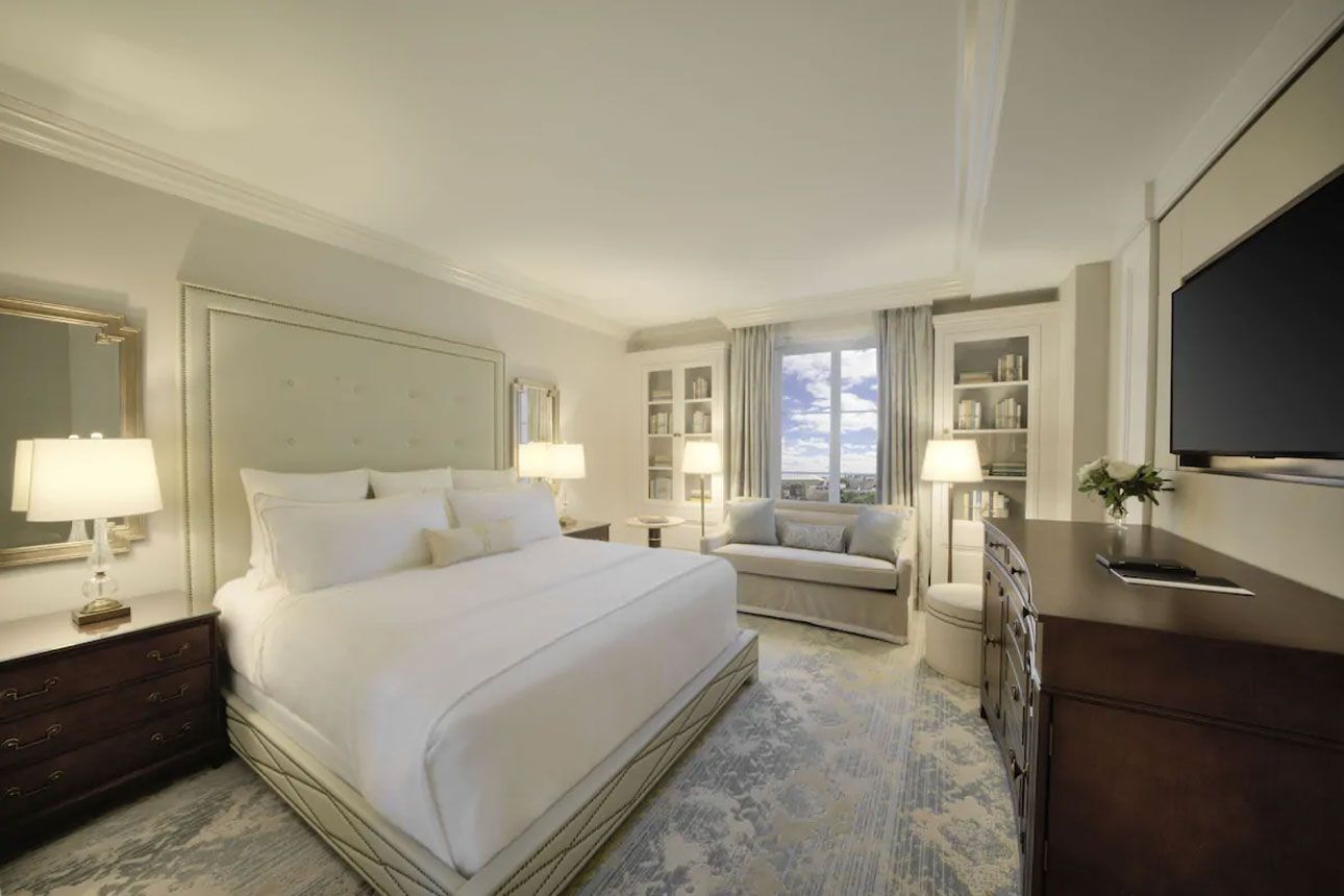 Premier Room, 1 King Bed, Terrace-bedroom..