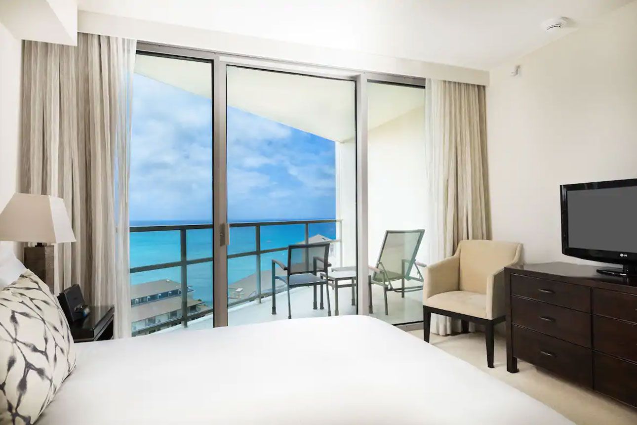 Premium Suite, 3 Bedrooms, Kitchen, Oceanfront-bedroom 3..