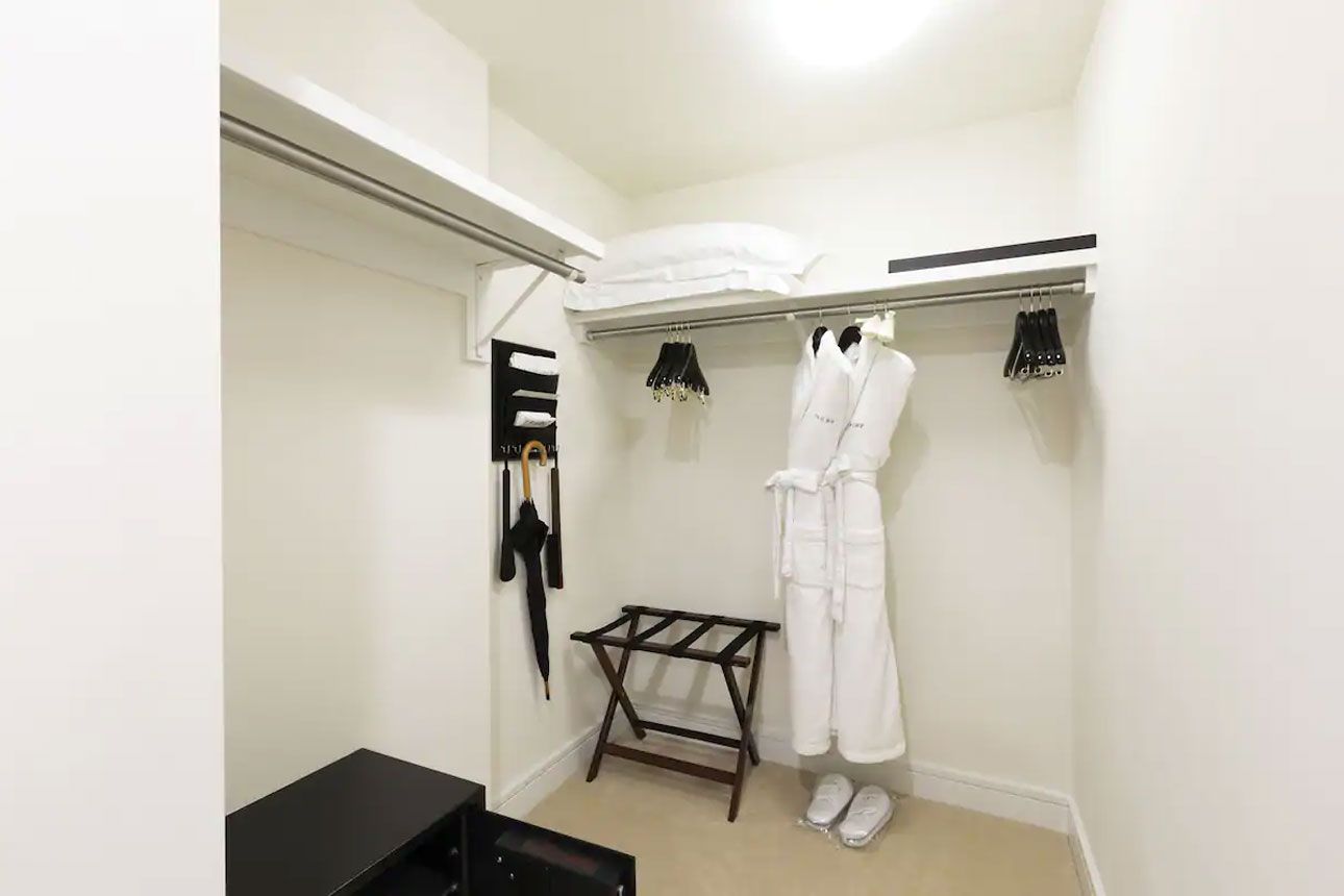 Premium Suite, 3 Bedrooms, Kitchen, Oceanfront-wardrobe..