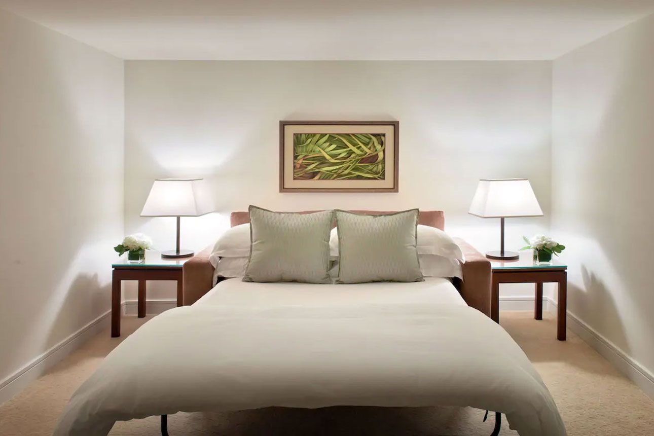Premium Suite, 1 Bedroom, Kitchen, Ocean View (Plus Den)-bedroom..