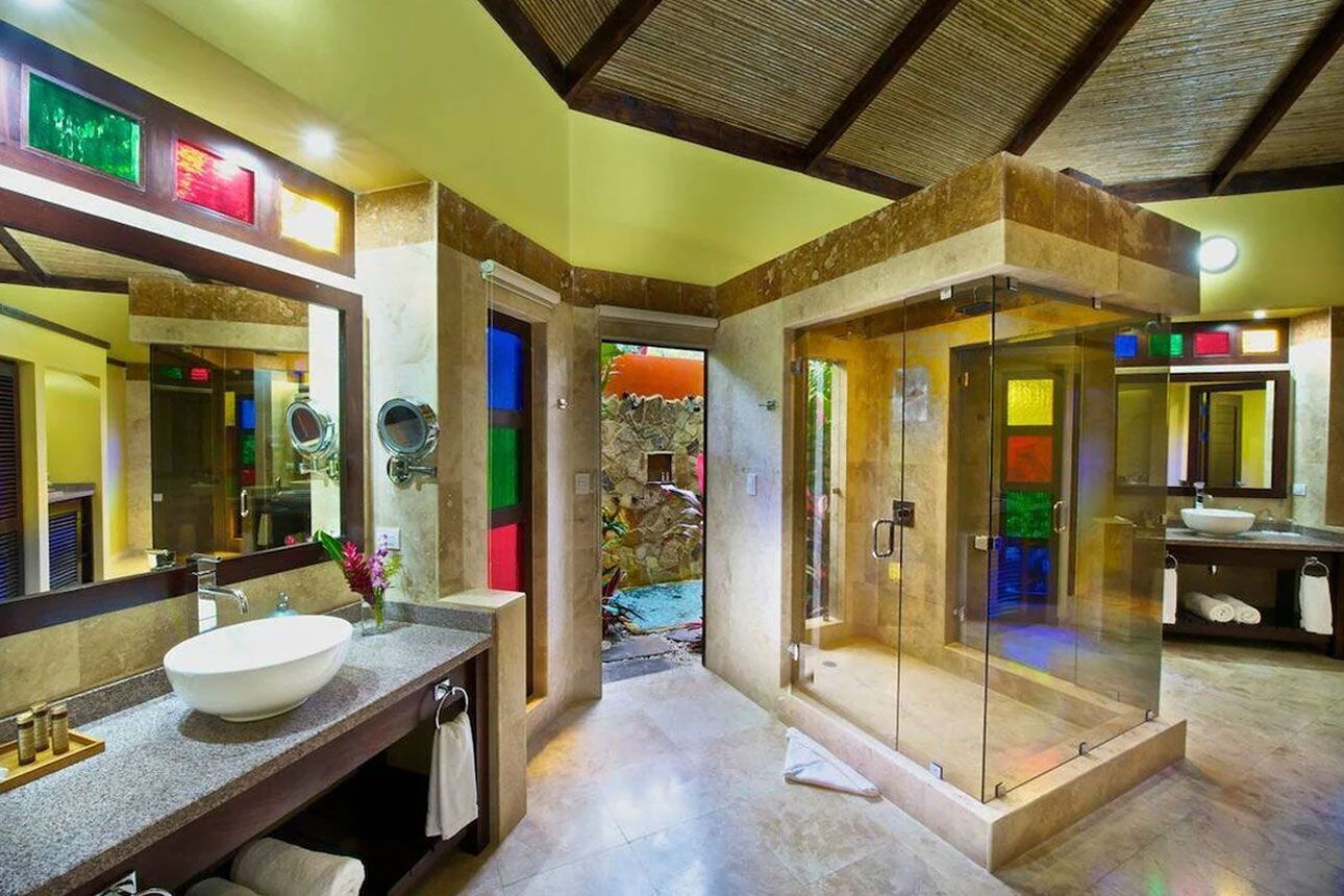 Rainforest Villa-bathroom..