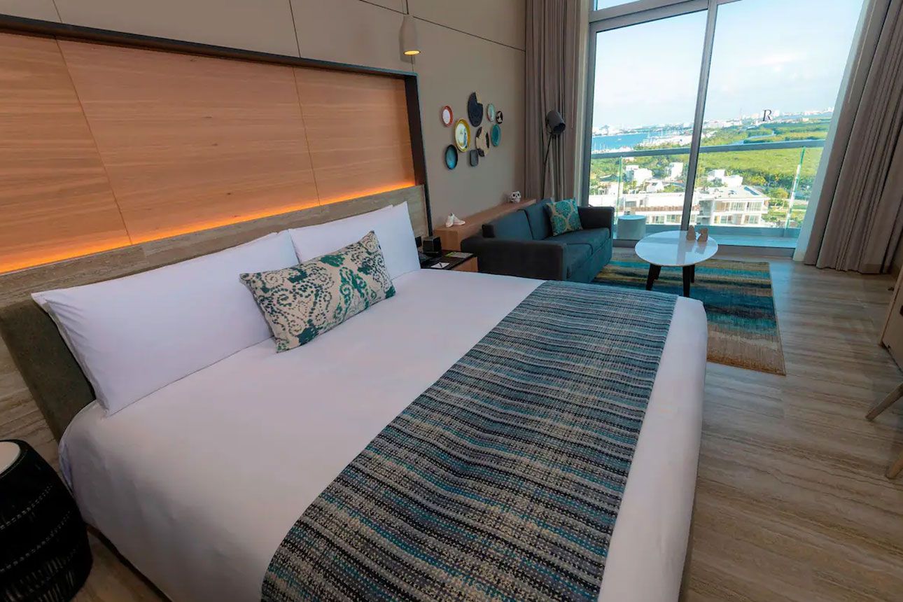 Ocean View Room, 1 King Bed-bedroom.
