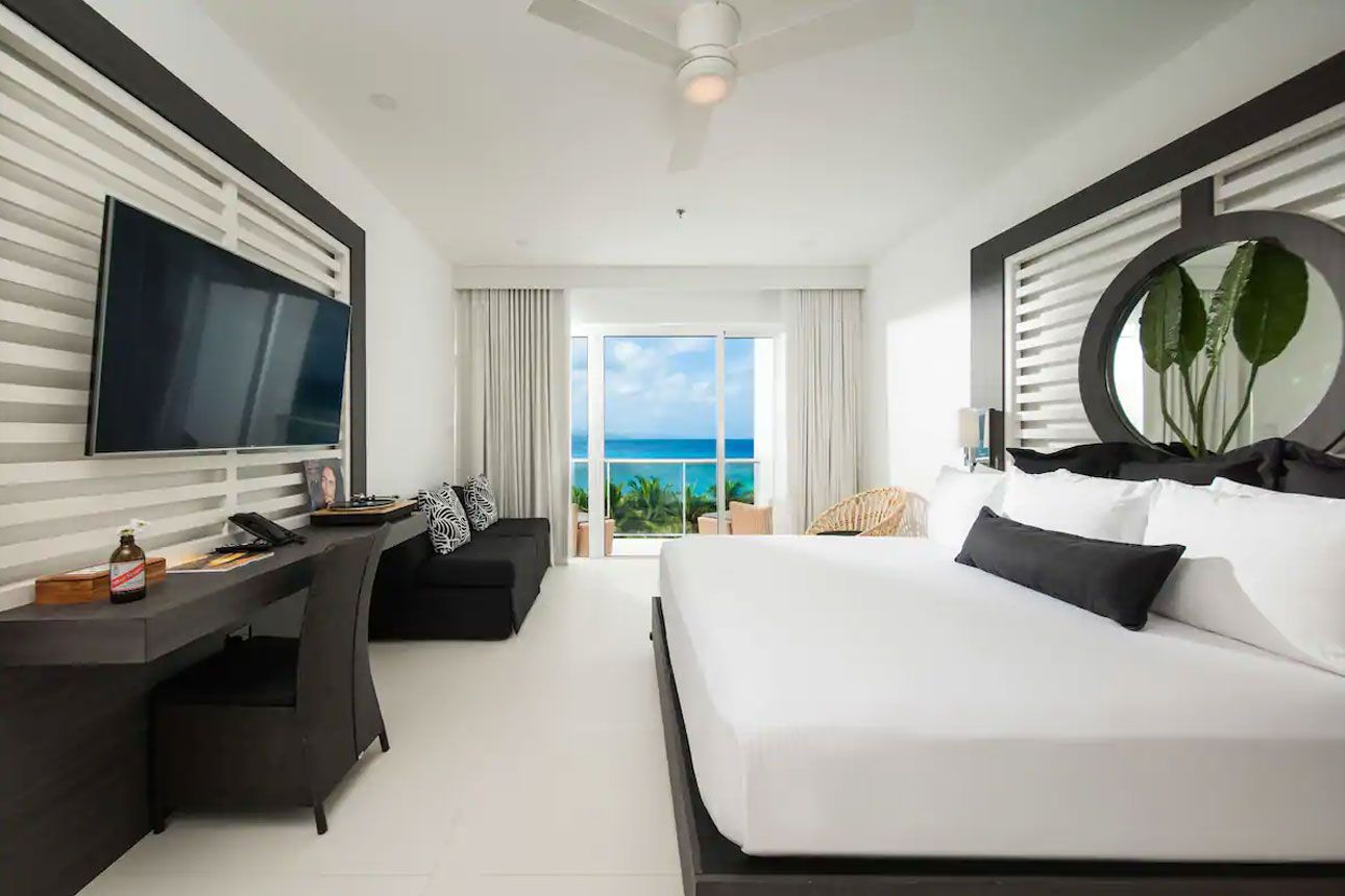 Sky Suite Ocean View Spa-bedroom..