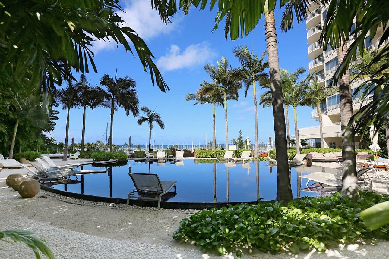 The Modern Honolulu By Diamond Resorts pool.