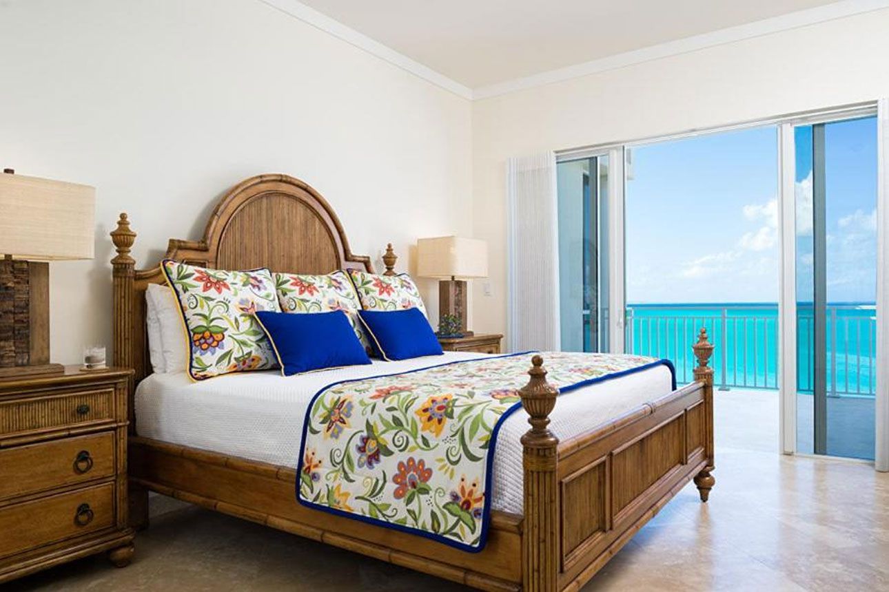 Three Bedroom Oceanfront Suite-bedroom.