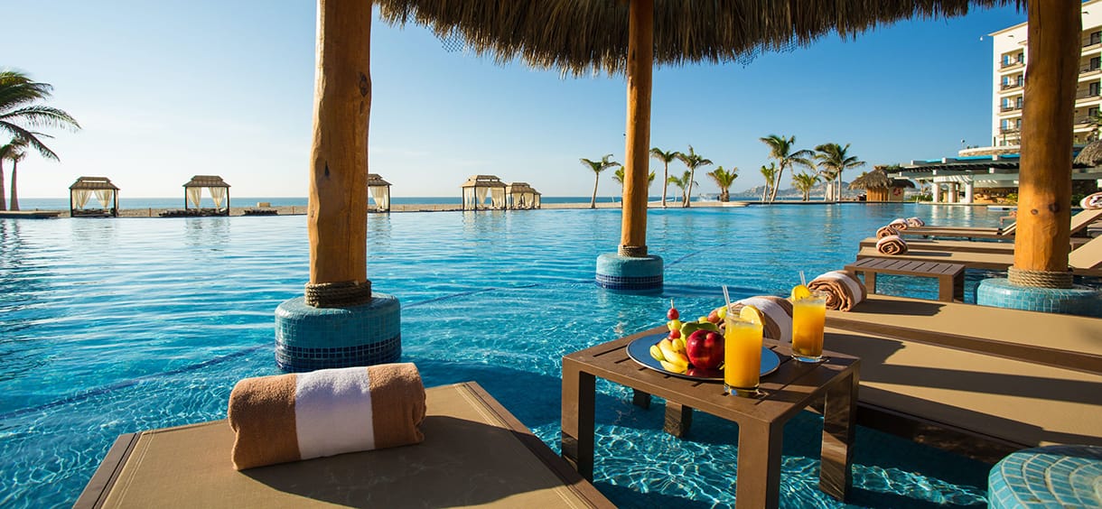Cancun All-inclusive Family Resorts pool.
