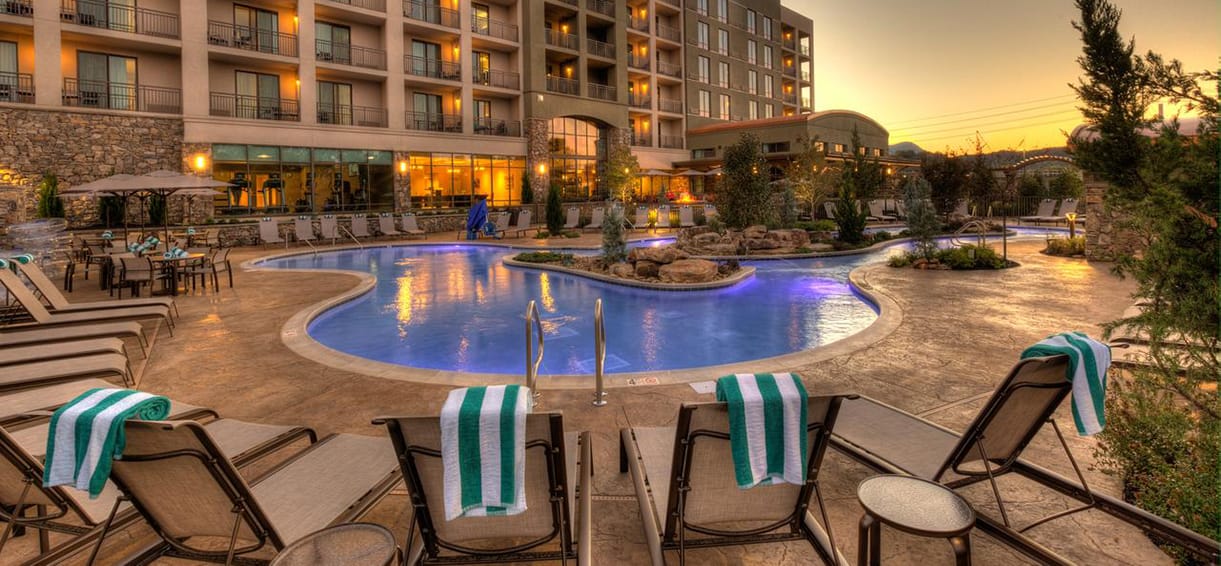 Best Hotels In Pigeon Forge pool.