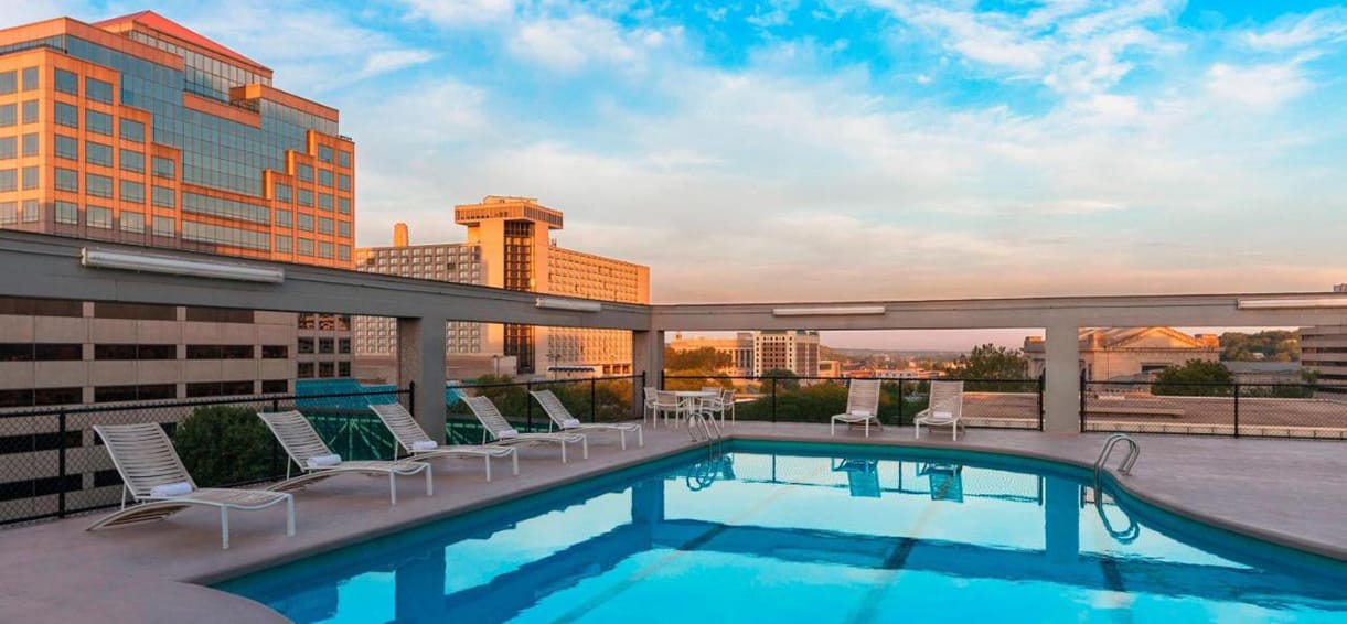 Best Hotels In Kansas City pool.