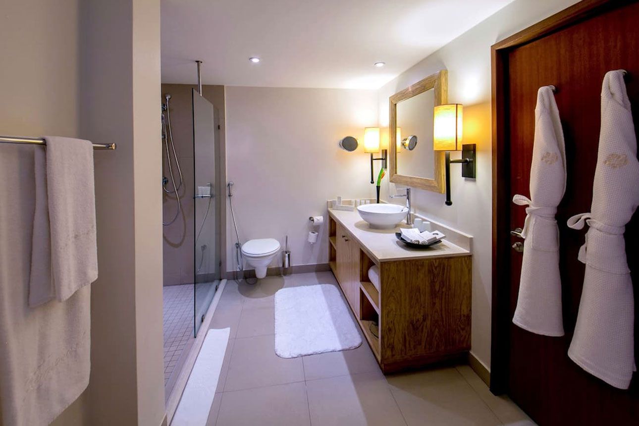 Hill View Room - bathroom..