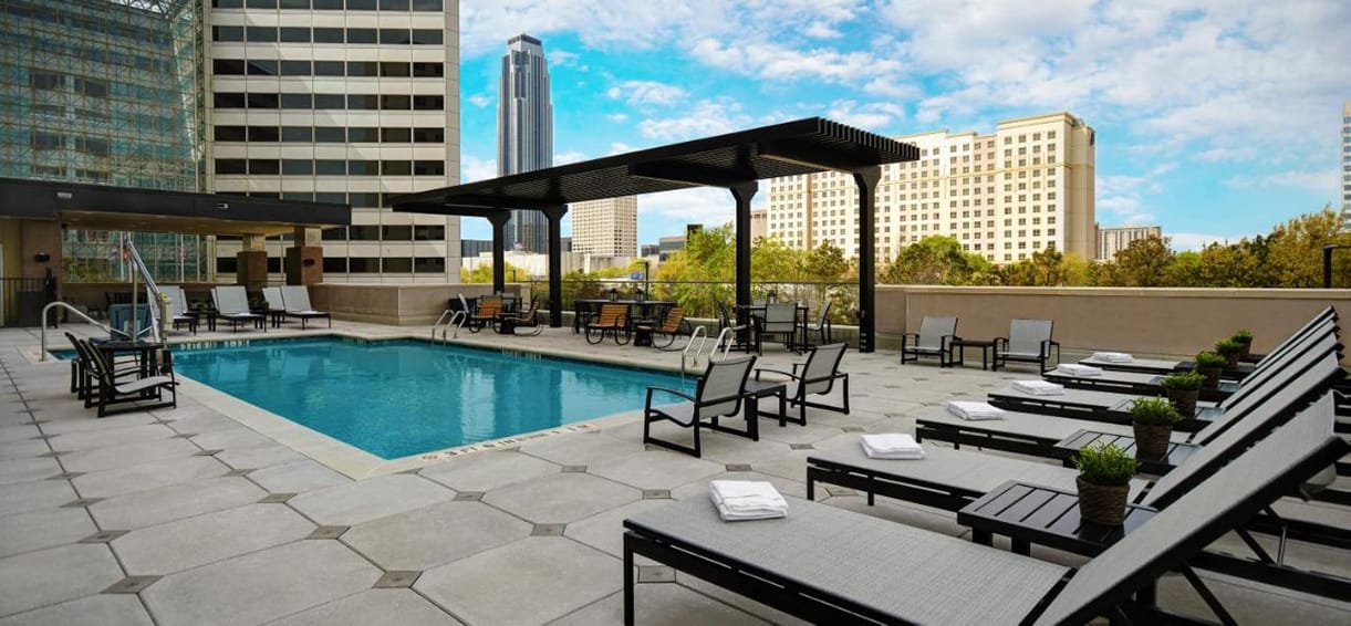 Five Star Hotels In Houston pool.