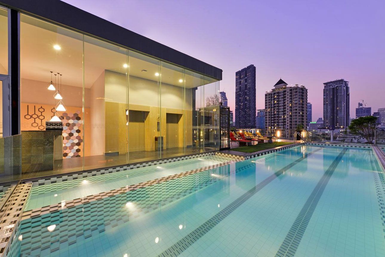 Le D'Tel Bangkok pool.