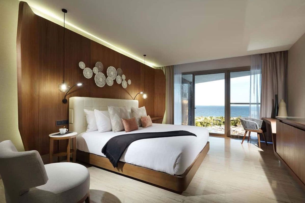 Loft Suite Beachside - bedroom..