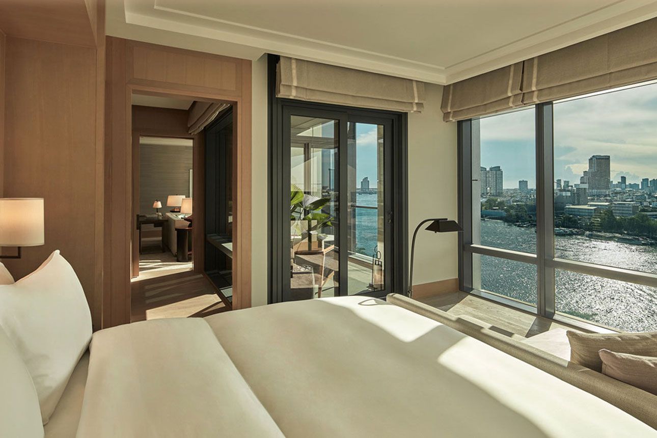 River Premier Suite - bedroom.