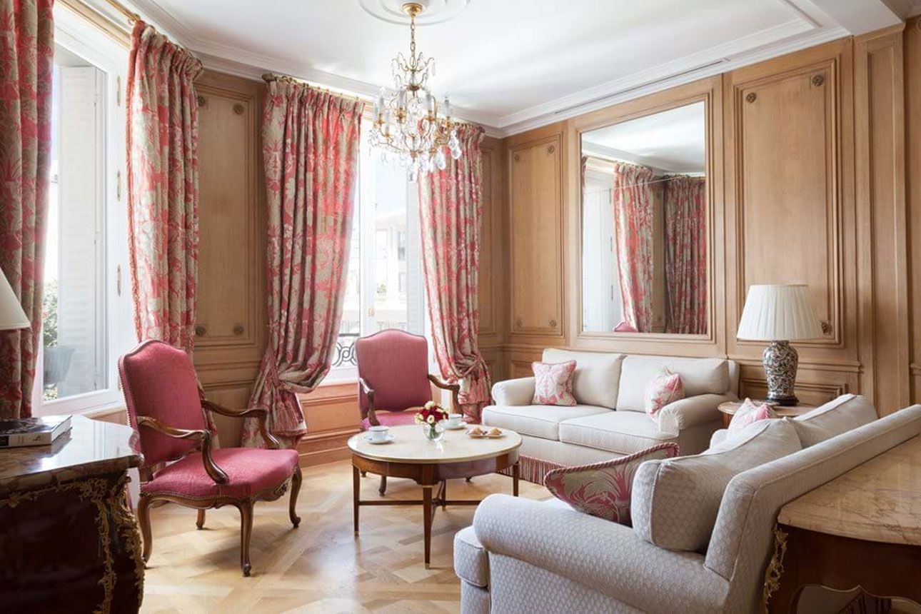 Royal Suite - living room.