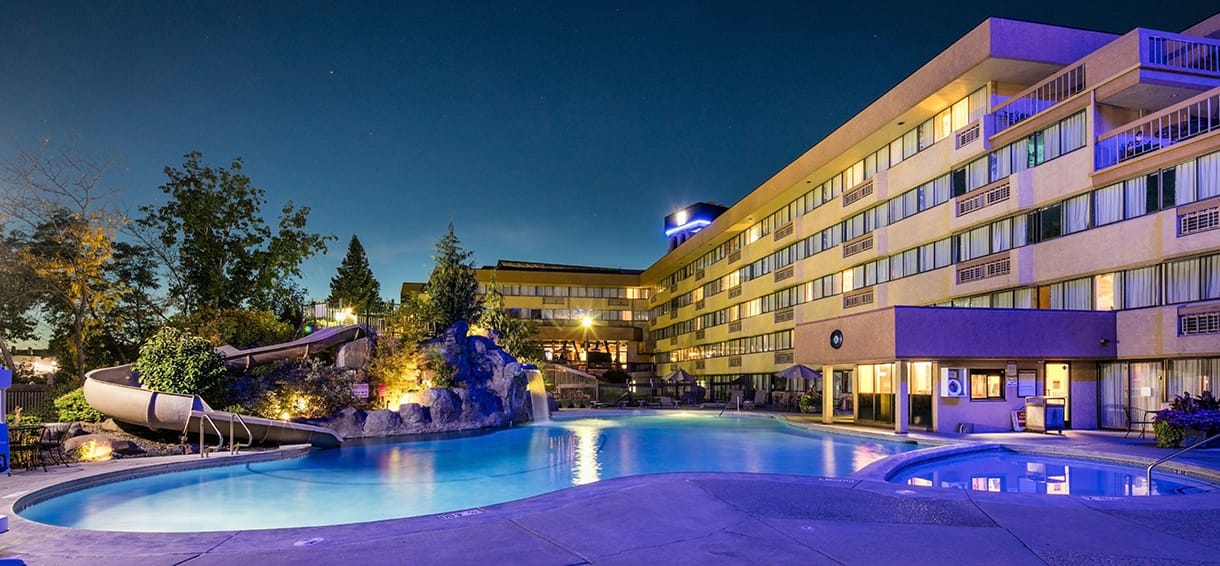 Hotels Near Spokane Airport pool.